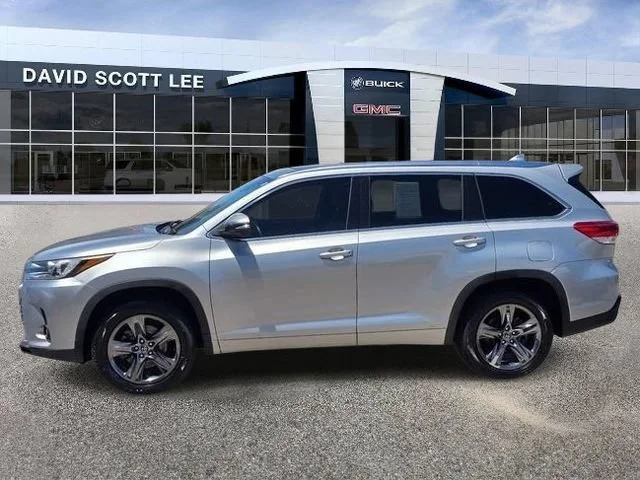 Used 2017 Celestial Silve Toyota Limited image 2