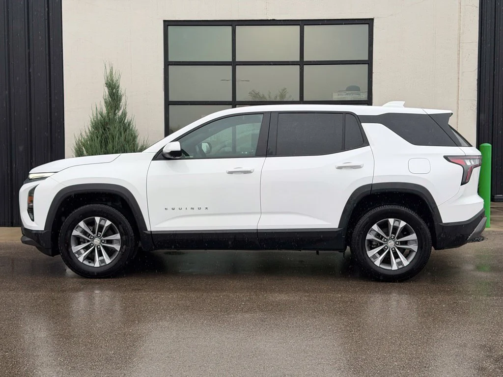 Used 2025 White Chevrolet LT image 2