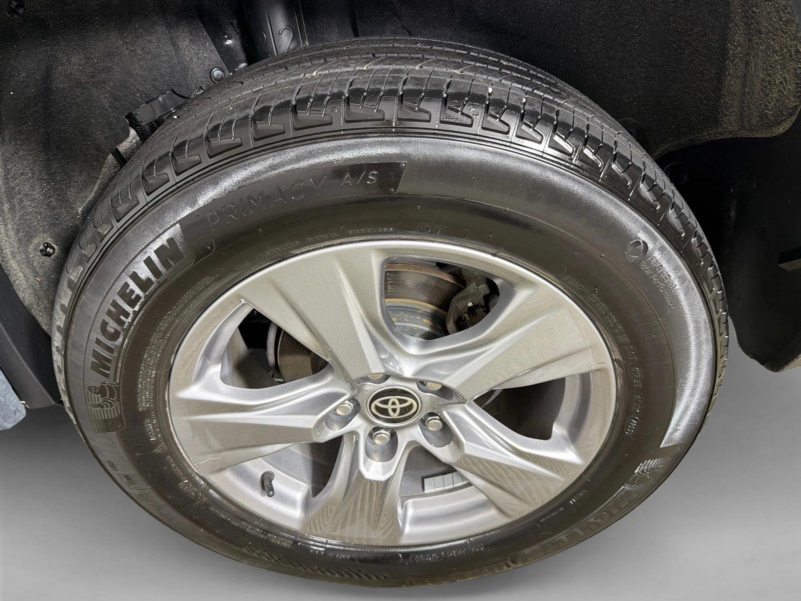 Used 2023 Silver Sky Metallic Toyota Hybrid XLE image 21