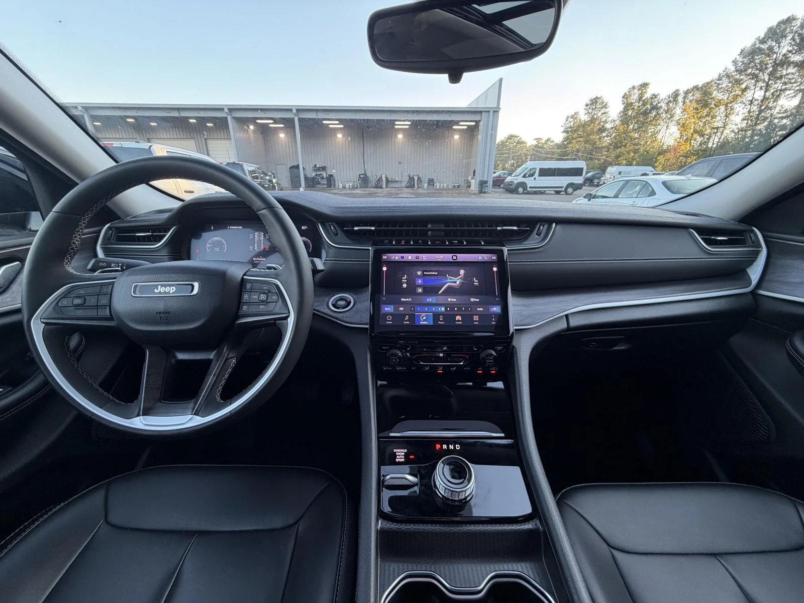 Used 2024 Silver Zynith Jeep Limited image 7