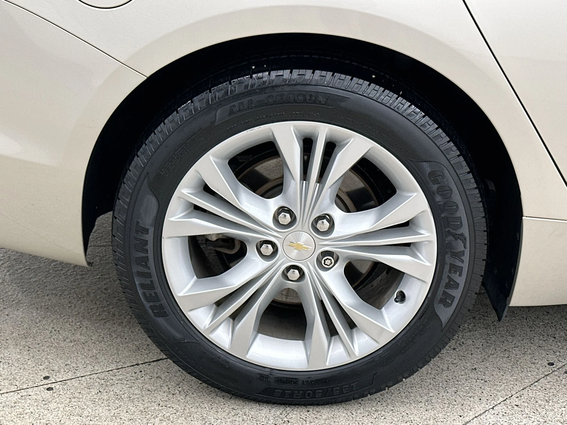 Used 2015 Gold Chevrolet LT image 39