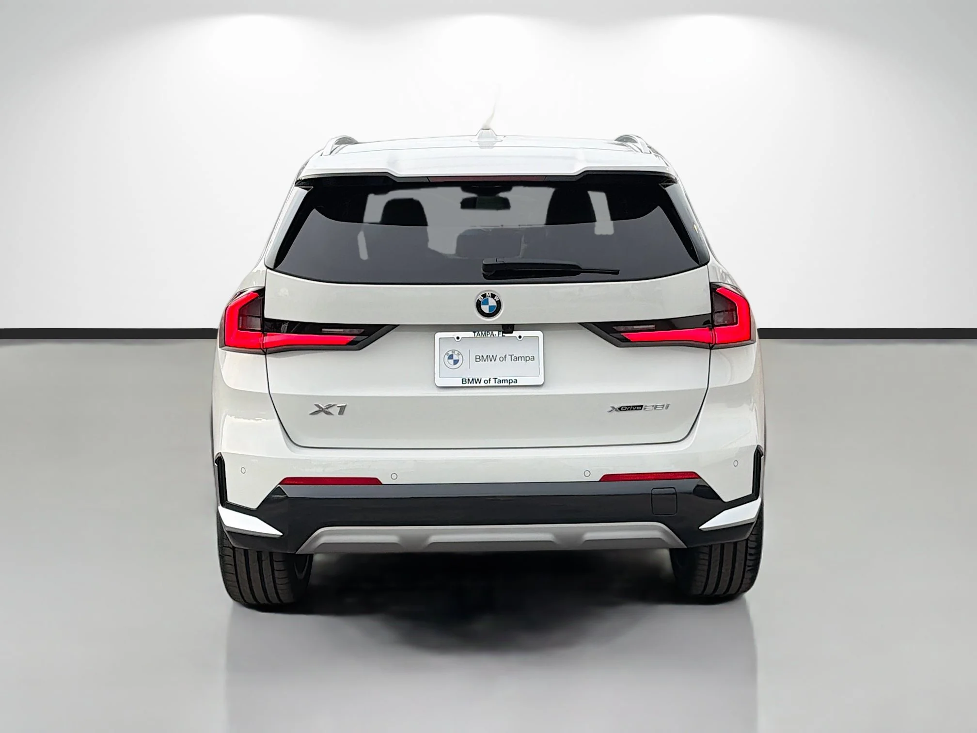 New 2026 Alpine White BMW xDrive28i image 4