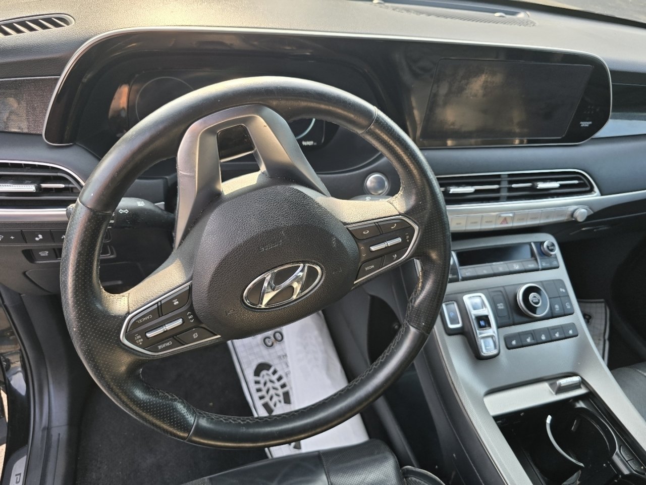 Used 2020 Black Hyundai Limited image 14