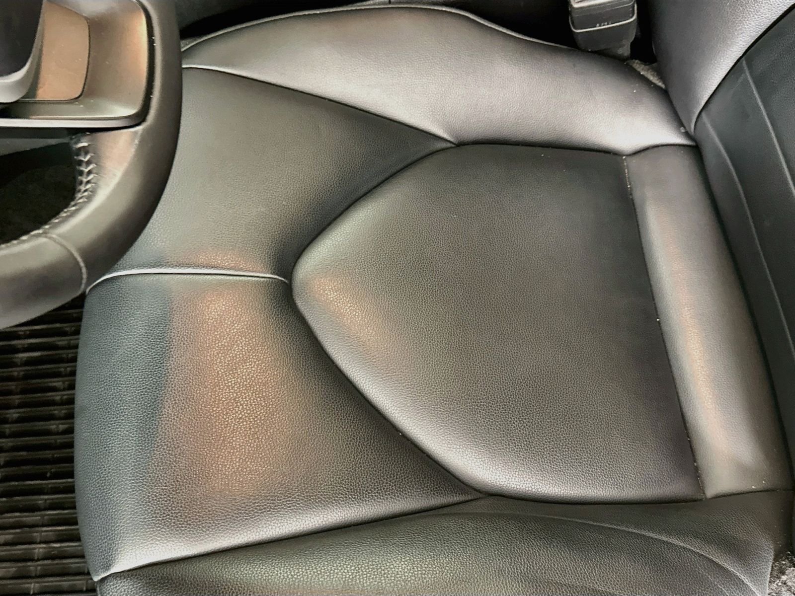 Used 2023 Pearl Toyota XLE image 19