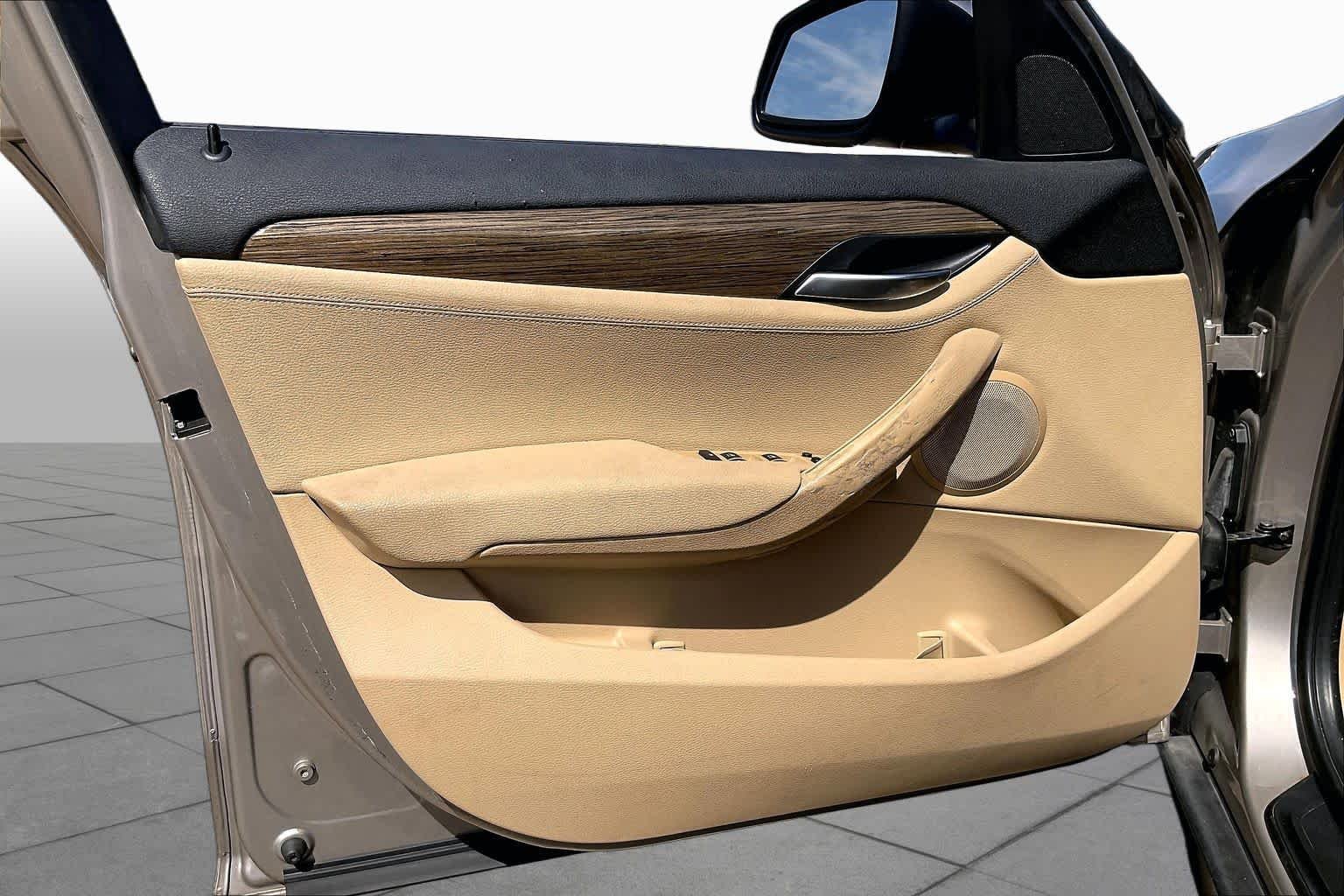 Used 2014 Sparkling Bronze Metallic BMW sDrive28i image 19