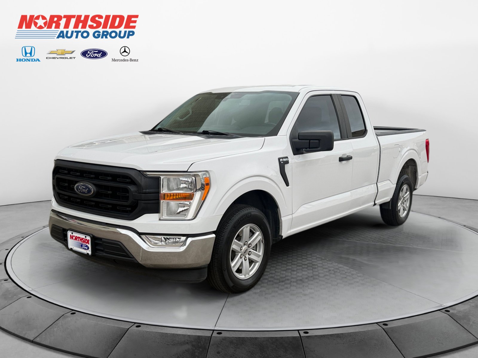 Certified Used 2021 Oxford White Ford XL image 3
