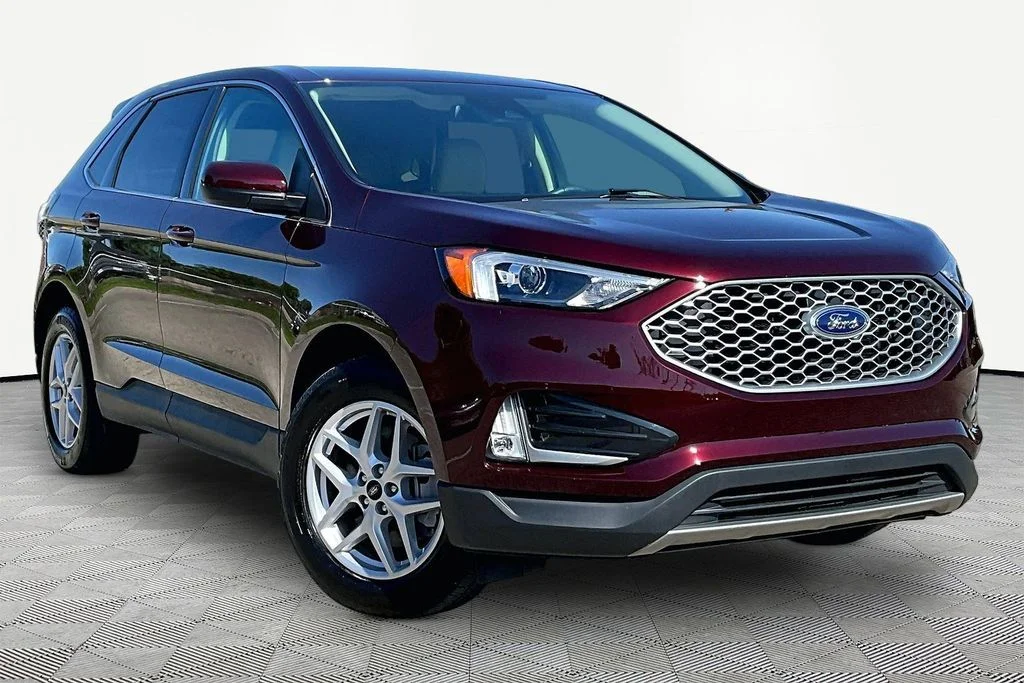 Certified Used 2024 Burgundy Ford SEL image 12