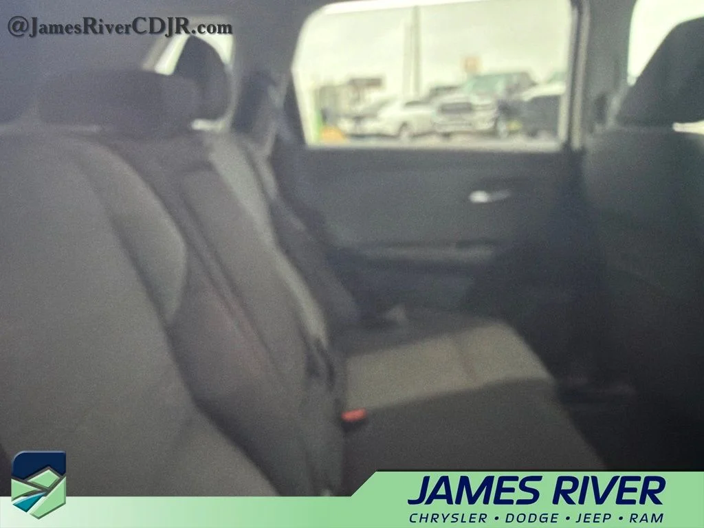 Used 2022 White Nissan SV image 10