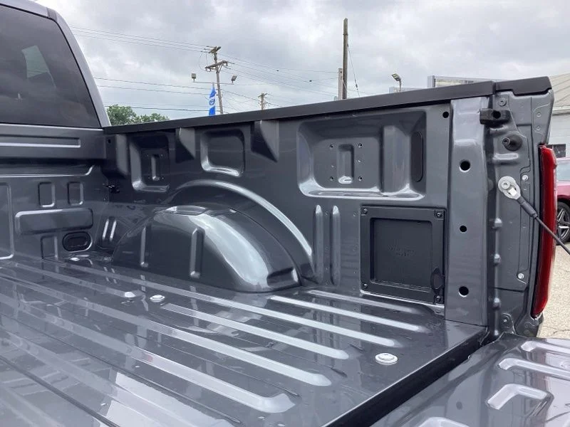 New 2026 Carbonized Gray Metallic Ford XLT image 15