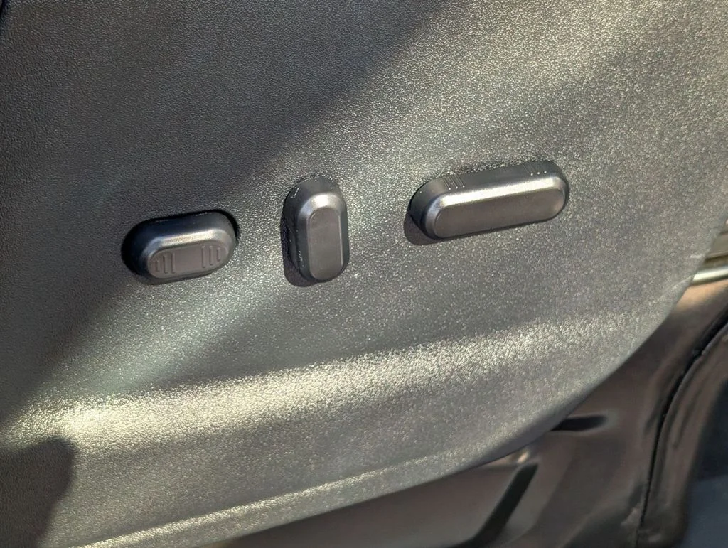 Used 2022 White Ford XLT image 48