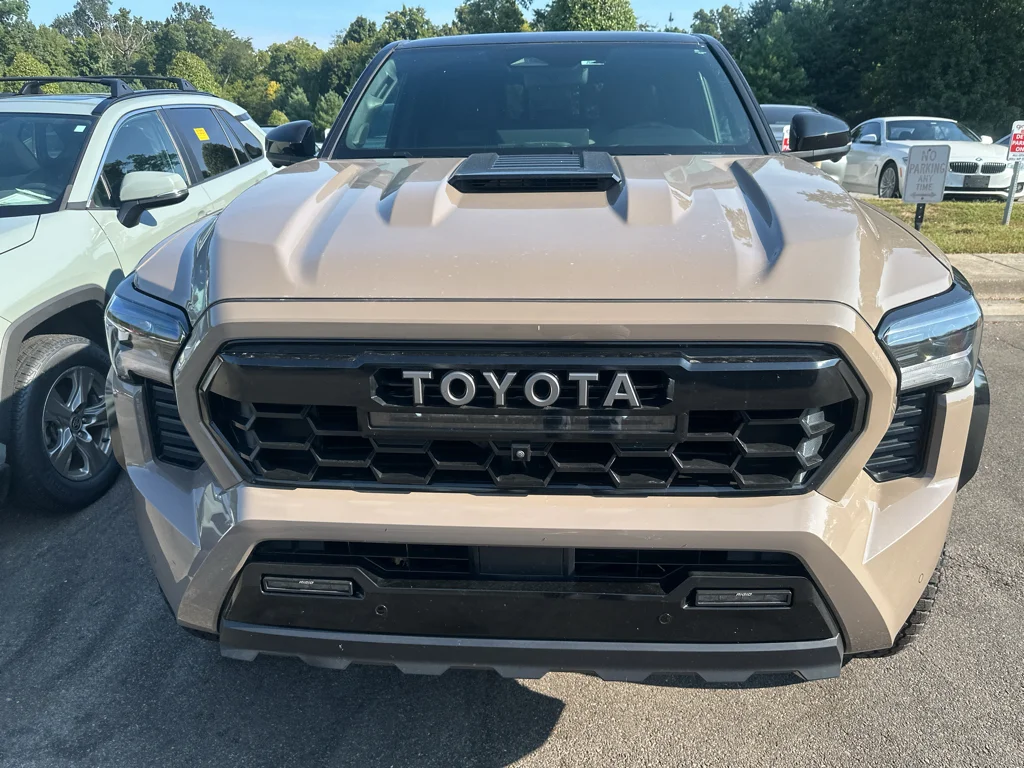 Used 2025 mudbath Toyota  image 2