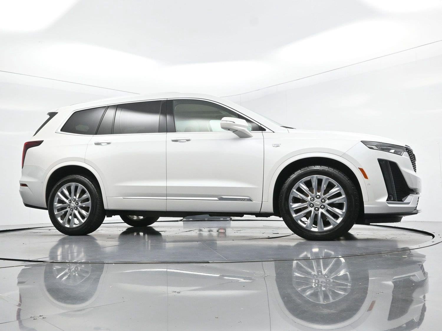 Used 2020 CRYSTAL WHITE TRICOAT Cadillac AWD Premium Luxury image 44