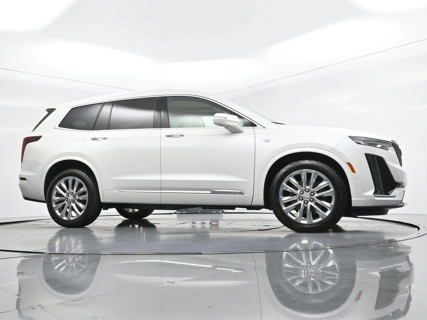 Used 2020 CRYSTAL WHITE TRICOAT Cadillac AWD Premium Luxury image 44