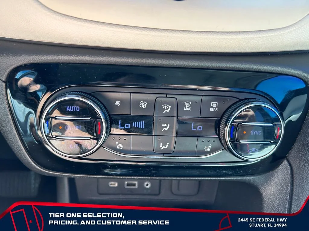 Used 2020 BURNISHED BRONZE METALLIC Buick Select image 24