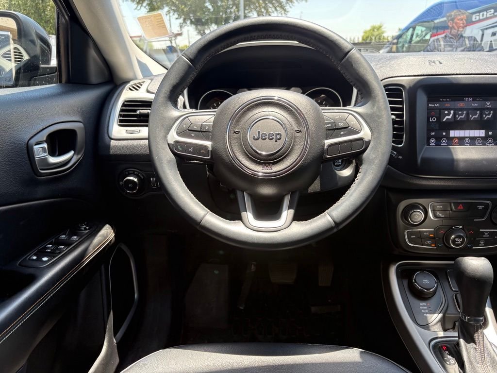 Used 2018 Black Jeep Latitude image 6