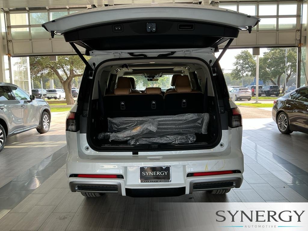 New 2027 RADIANT WHITE INFINITI Luxe 4WD image 27