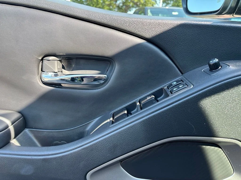 Used 2024 Green Nissan SL image 14