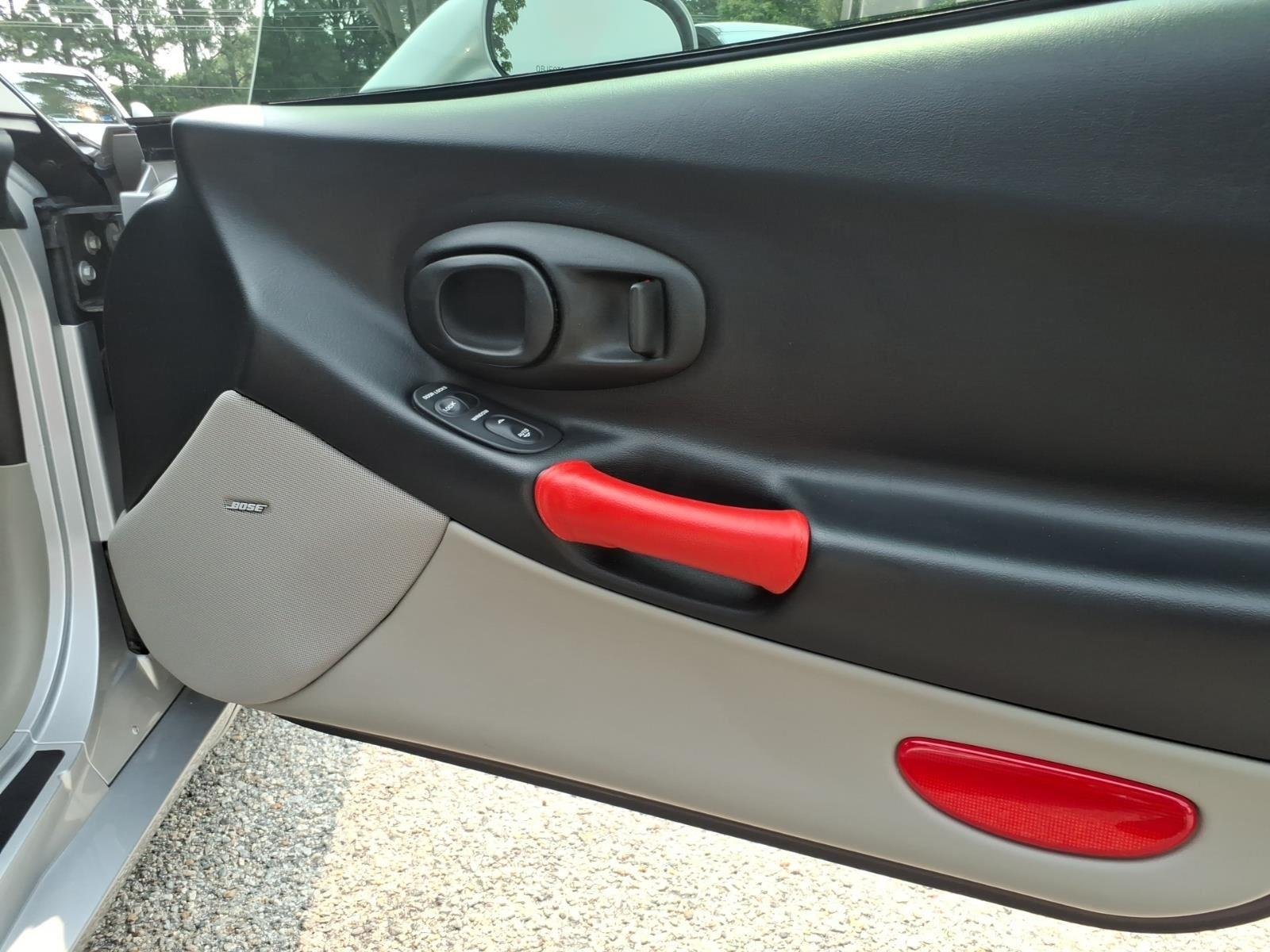 Used 2001 Quicksilver Metallic Chevrolet  image 25