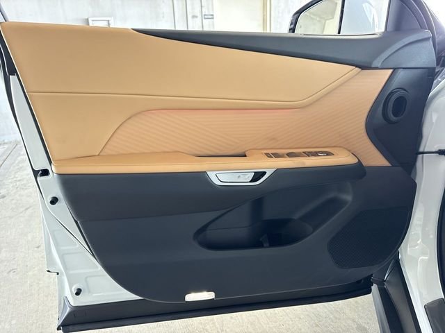 New 2026 Ultra White Lexus ES 350e PREMIUM image 13