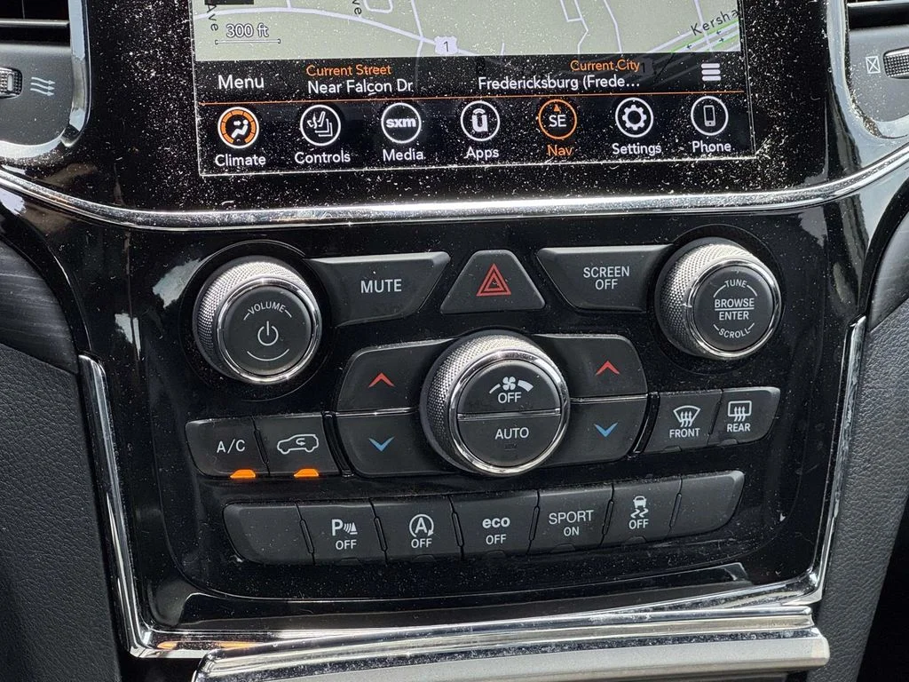 Used 2021 Gray Jeep Laredo X image 18