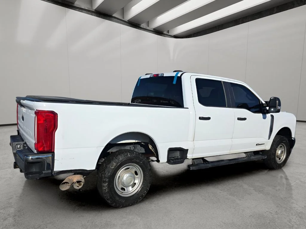 Used 2023 Oxford White Ford XL image 7