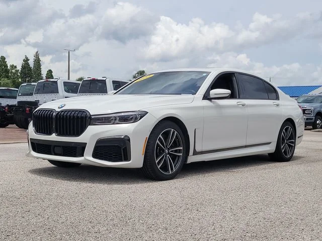Used 2022 White BMW 750i xDrive image 35