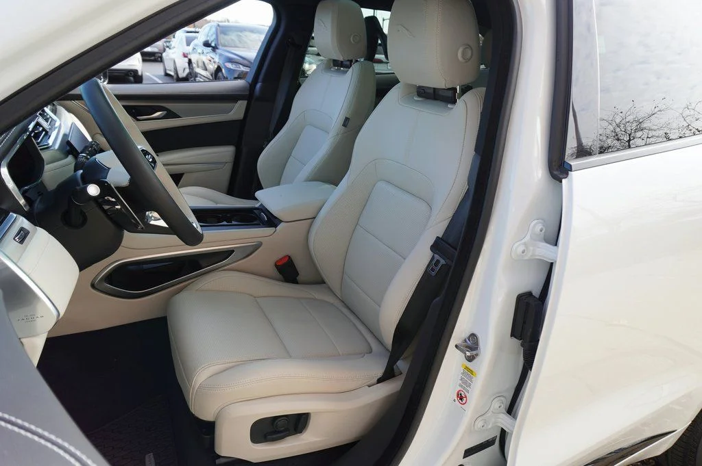 Used 2025 White Jaguar P400 R-Dynamic S image 13