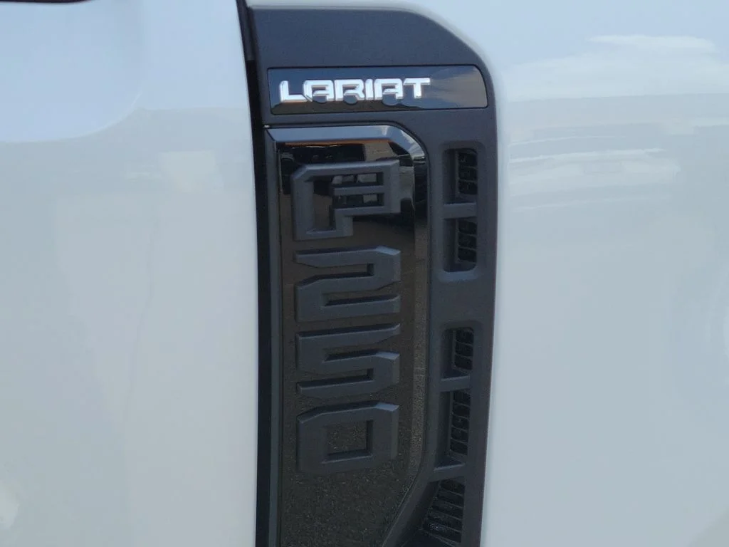 New 2026 Star White Metallic Tri-Coat Ford F-250® Lariat® image 6