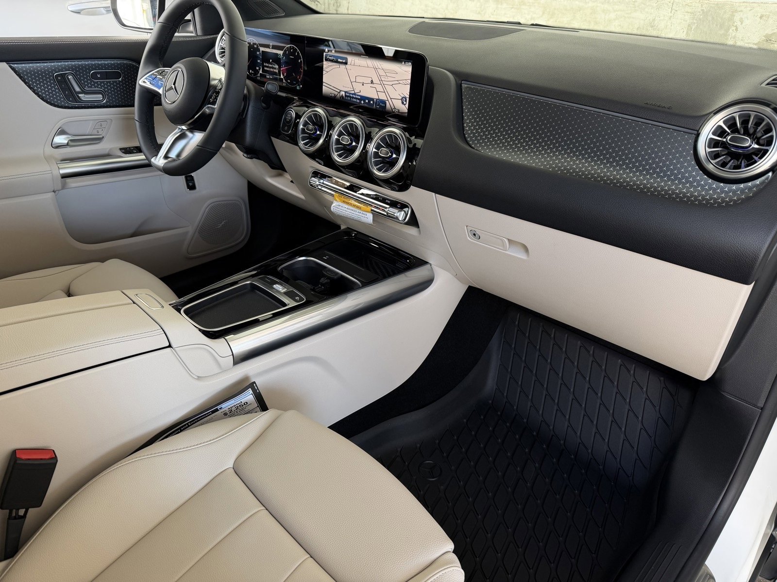 New 2026 Polar White Mercedes-Benz GLA 250 image 39