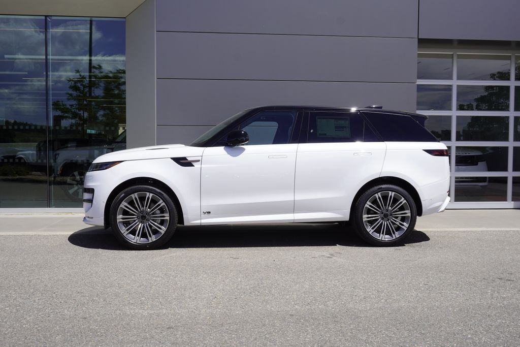 New 2026 Ostuni Pearl White LAND ROVER Dynamic SE image 8