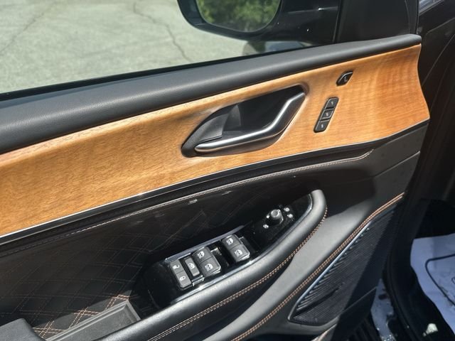 Used 2022 Black Jeep Summit Reserve image 17