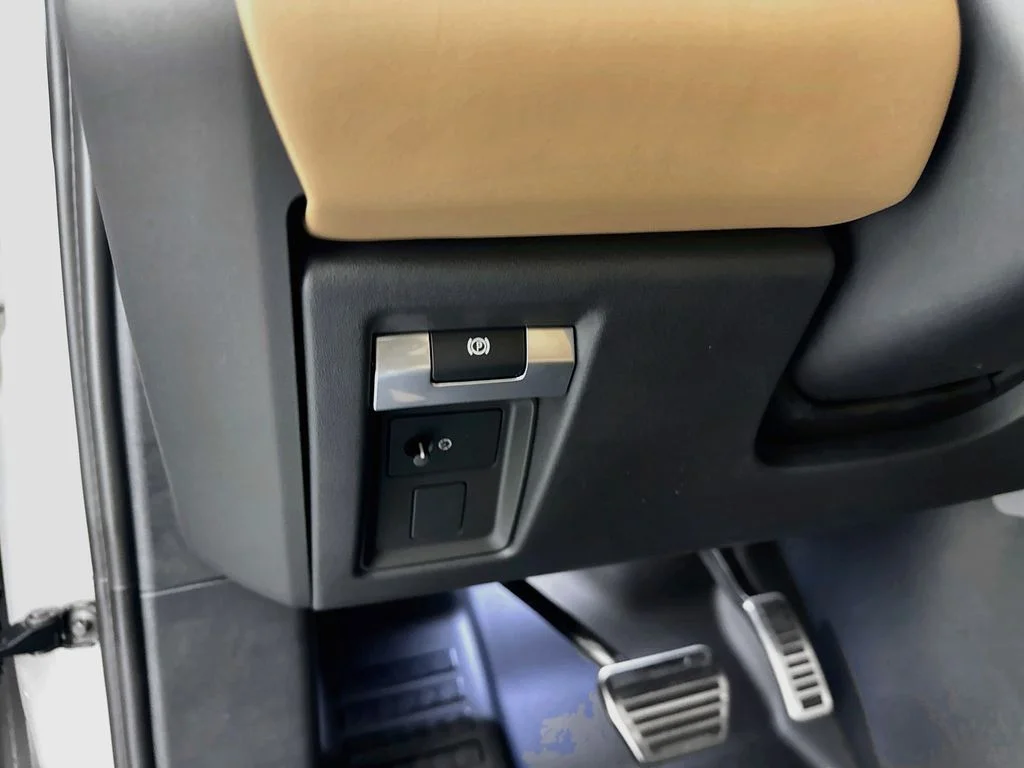 New 2026 Borasco Grey Land Rover X image 10