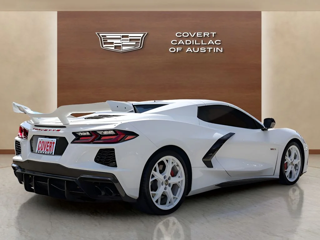 Used 2021 White Chevrolet Stingray image 4