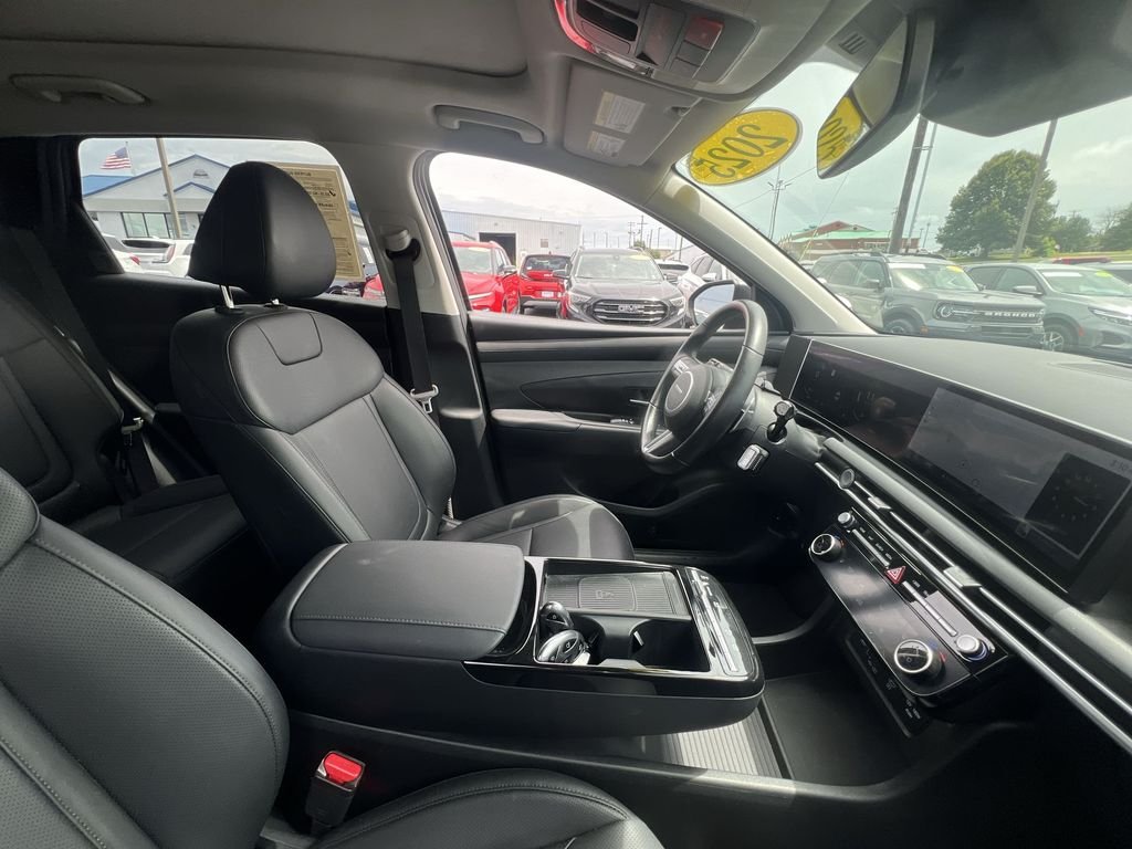 Certified Used 2025 Gray Hyundai SEL Convenience image 11