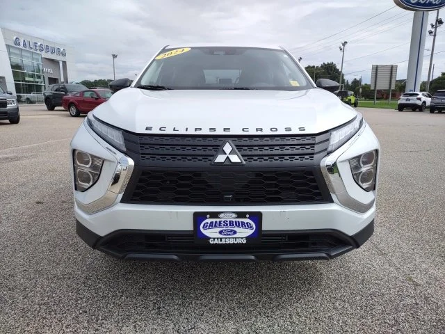 Certified Used 2024 White Mitsubishi  image 8