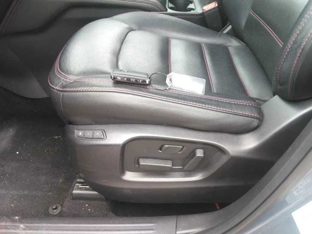 Certified Used 2025 Gray Mazda 2.5 S Carbon Edition image 7