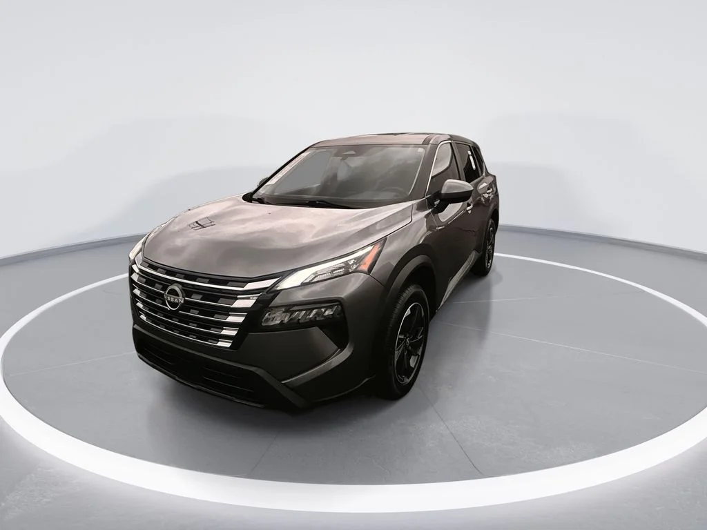 Used 2024 Gray Nissan SV image 4