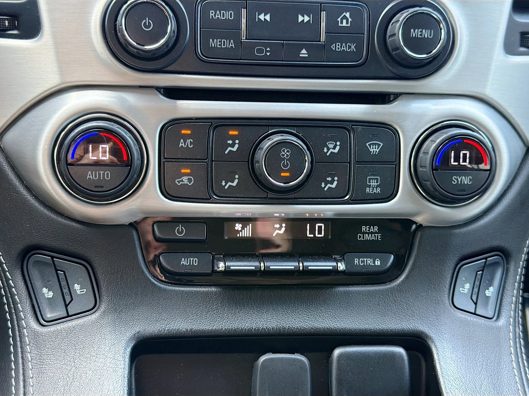 Used 2019 Onyx Black GMC SLT Standard Edition image 35