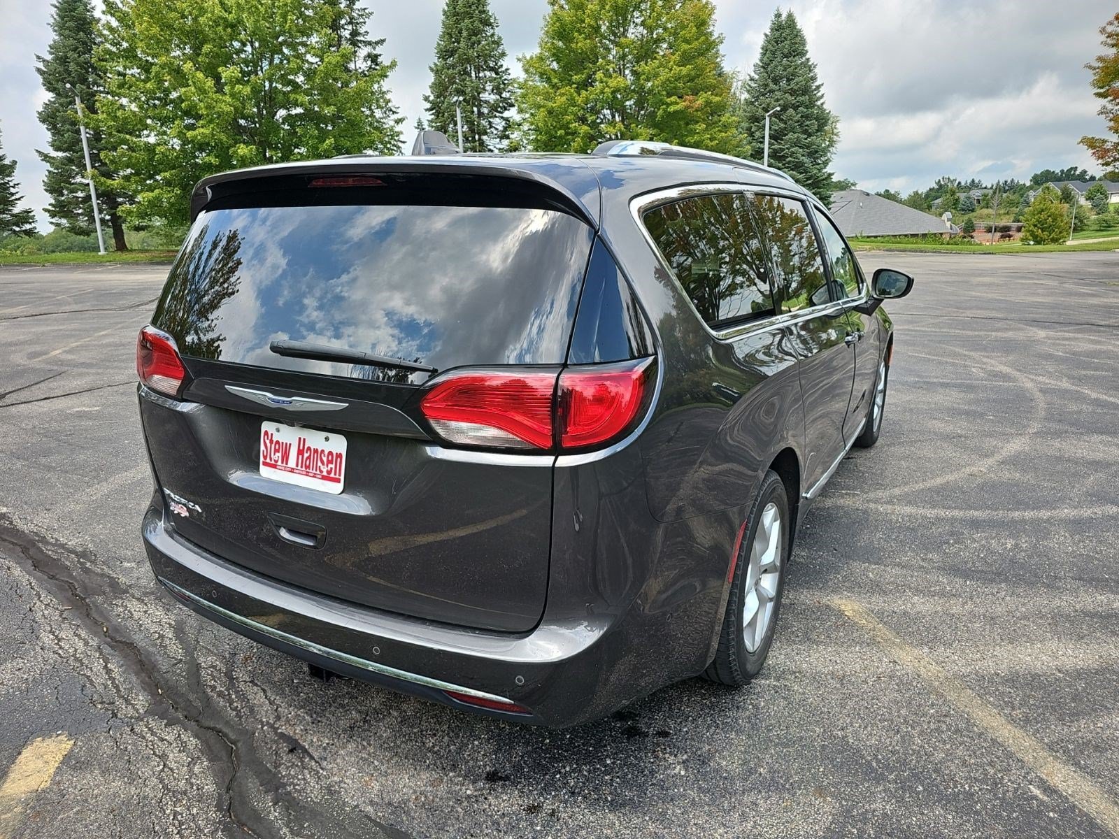 Used 2019 Granite Crystal Metallic Clearcoat Chrysler Touring L Plus image 5