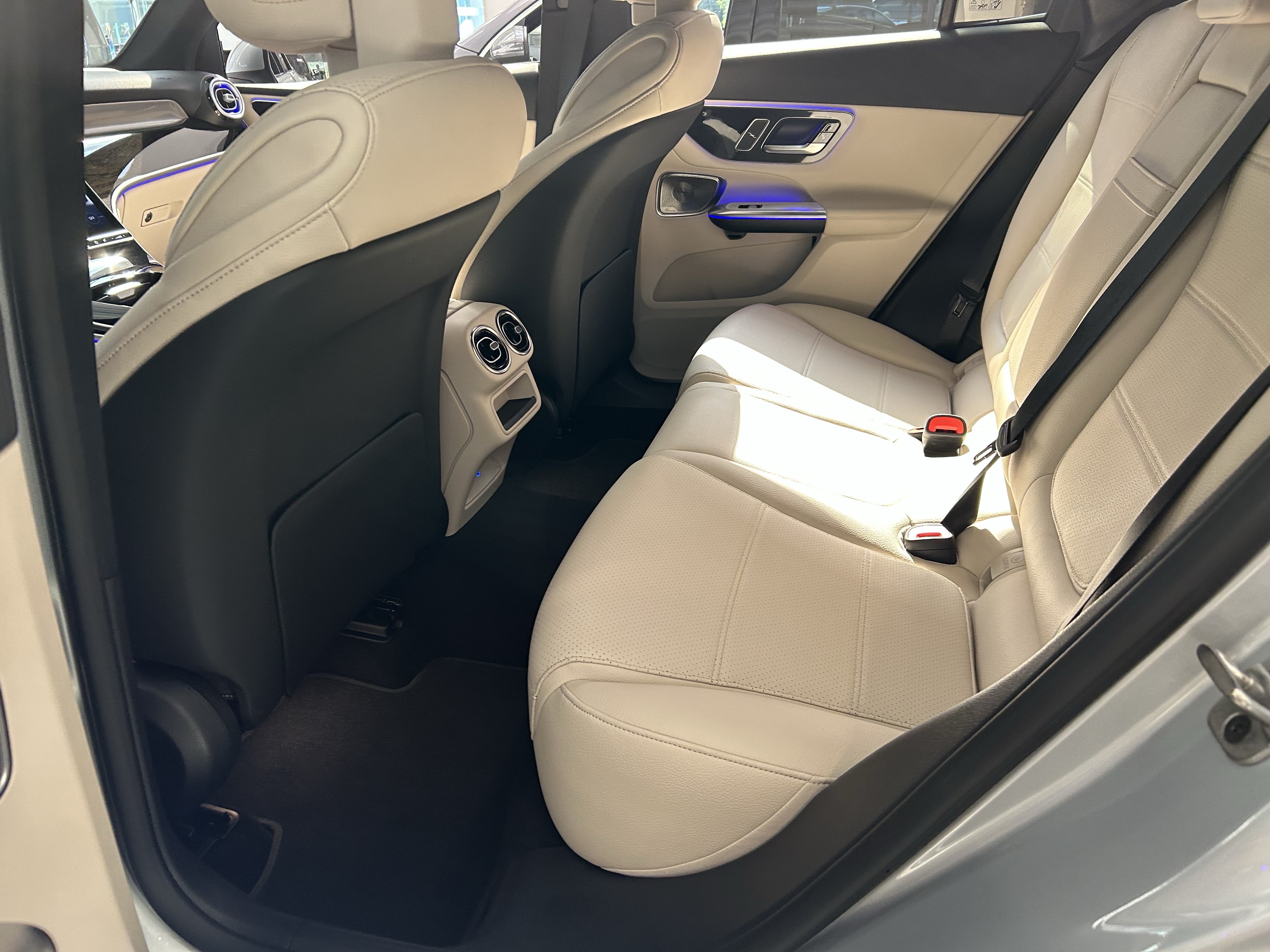 Certified Used 2026 Cirrus Silver Metallic Mercedes-Benz GLC 300 4MATIC® SUV image 39