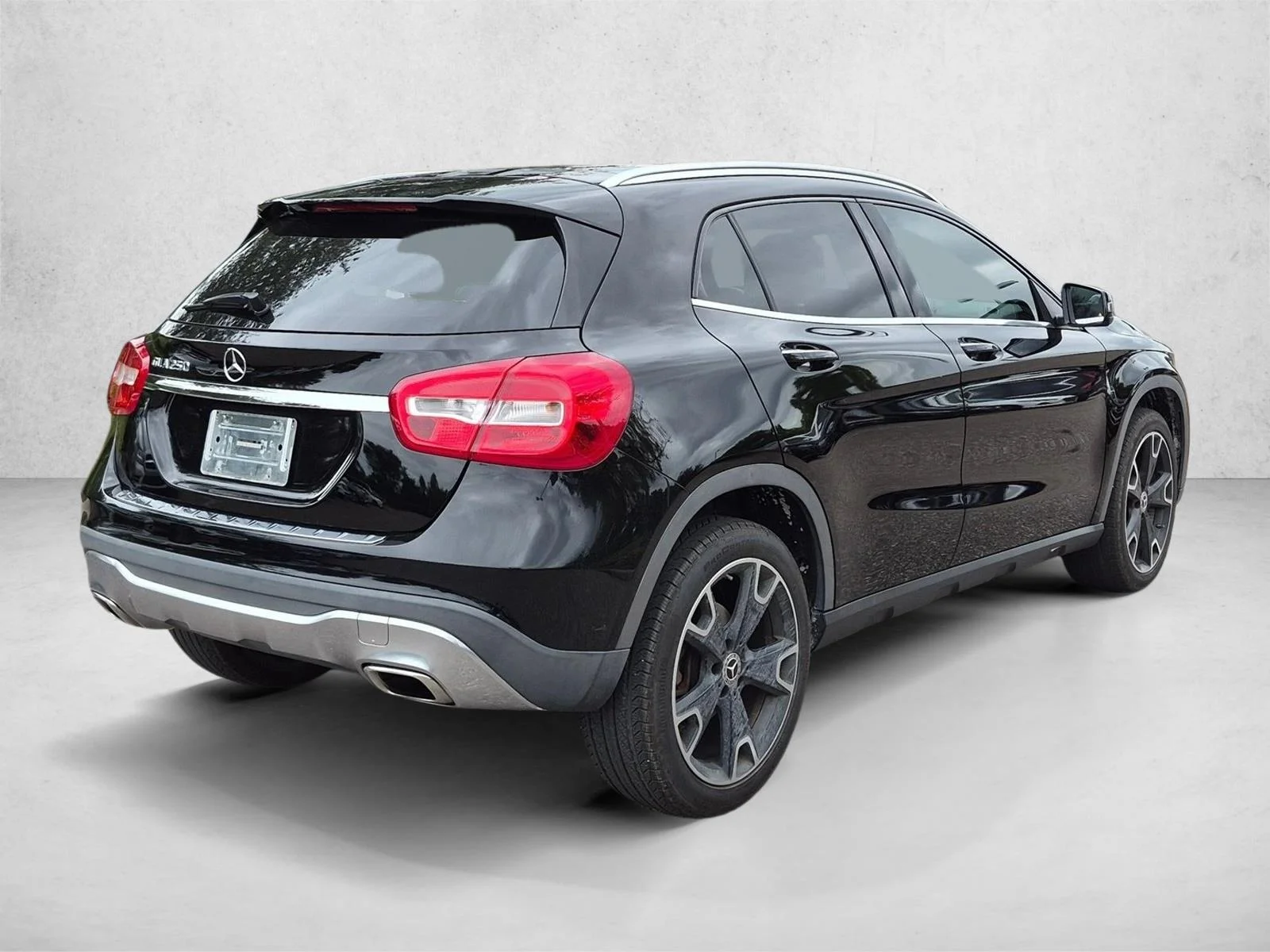 Used 2018 Night Black Mercedes-Benz GLA 250 image 5