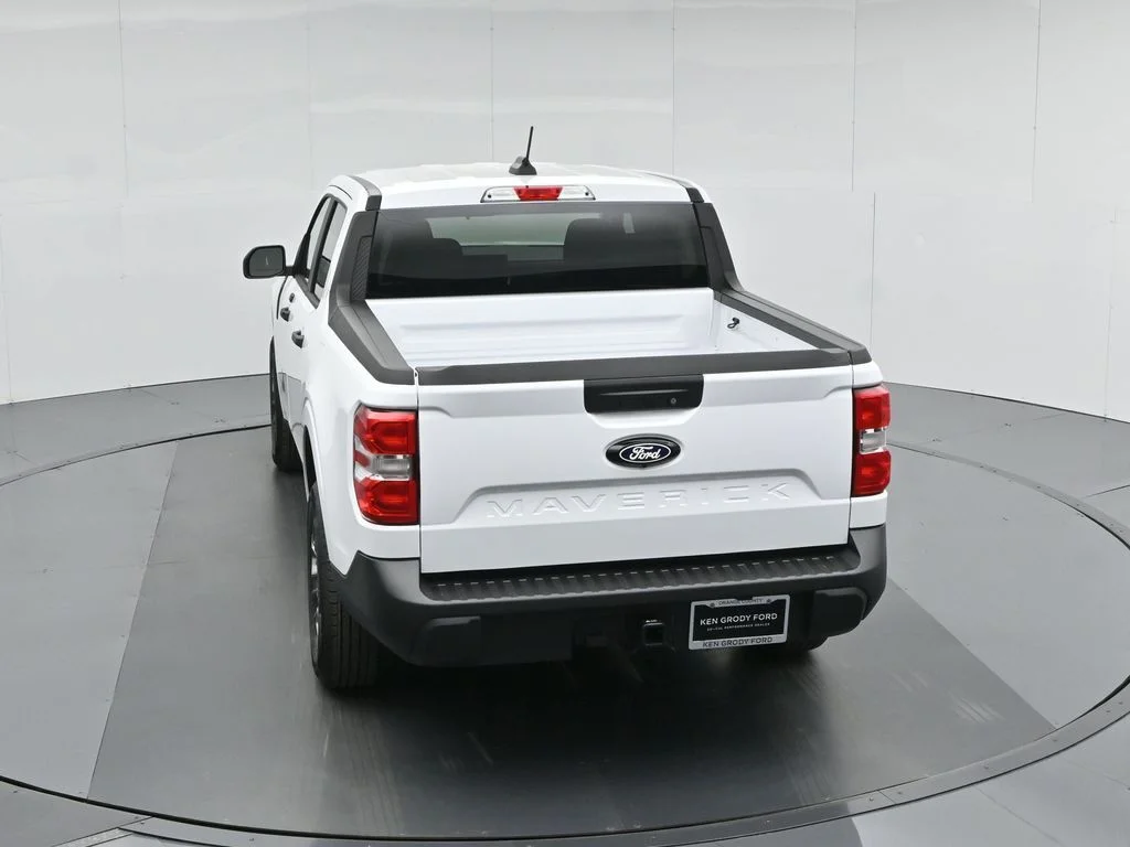 New 2026 Oxford White Ford XLT image 39