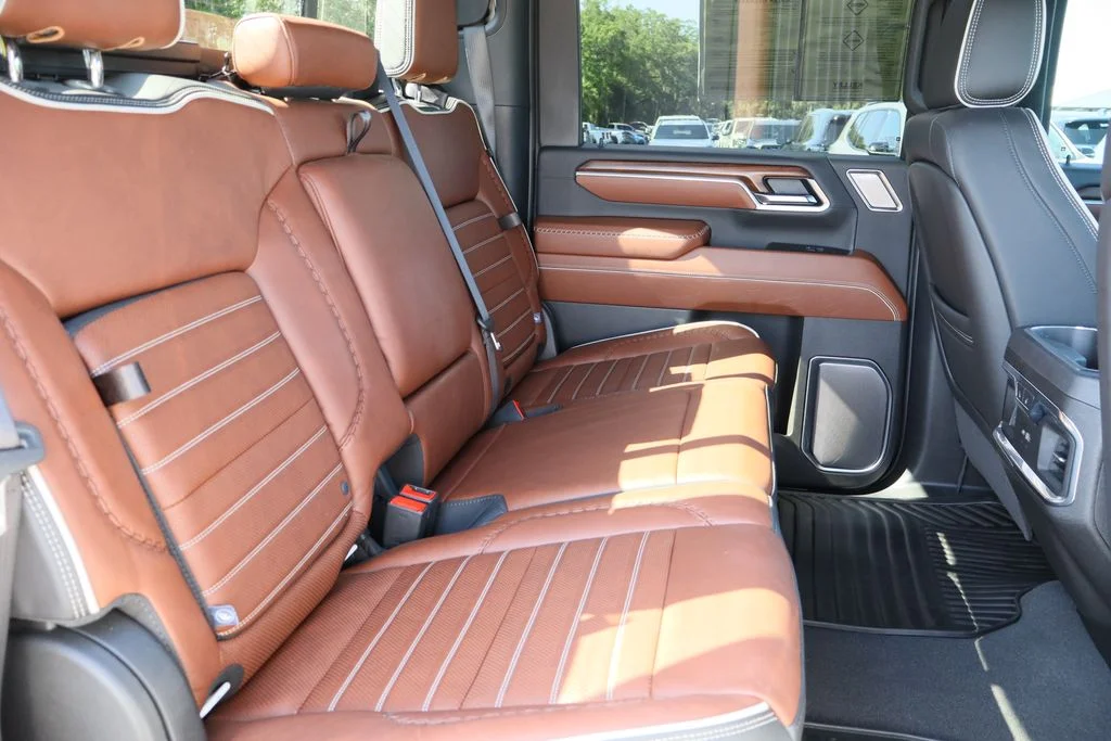 Used 2025 White GMC Denali Ultimate image 32