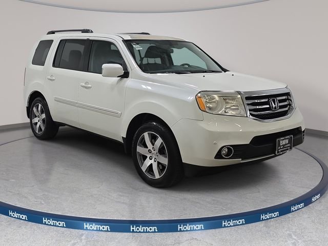 Used 2015 Diamond White Pearl Honda Touring image 4