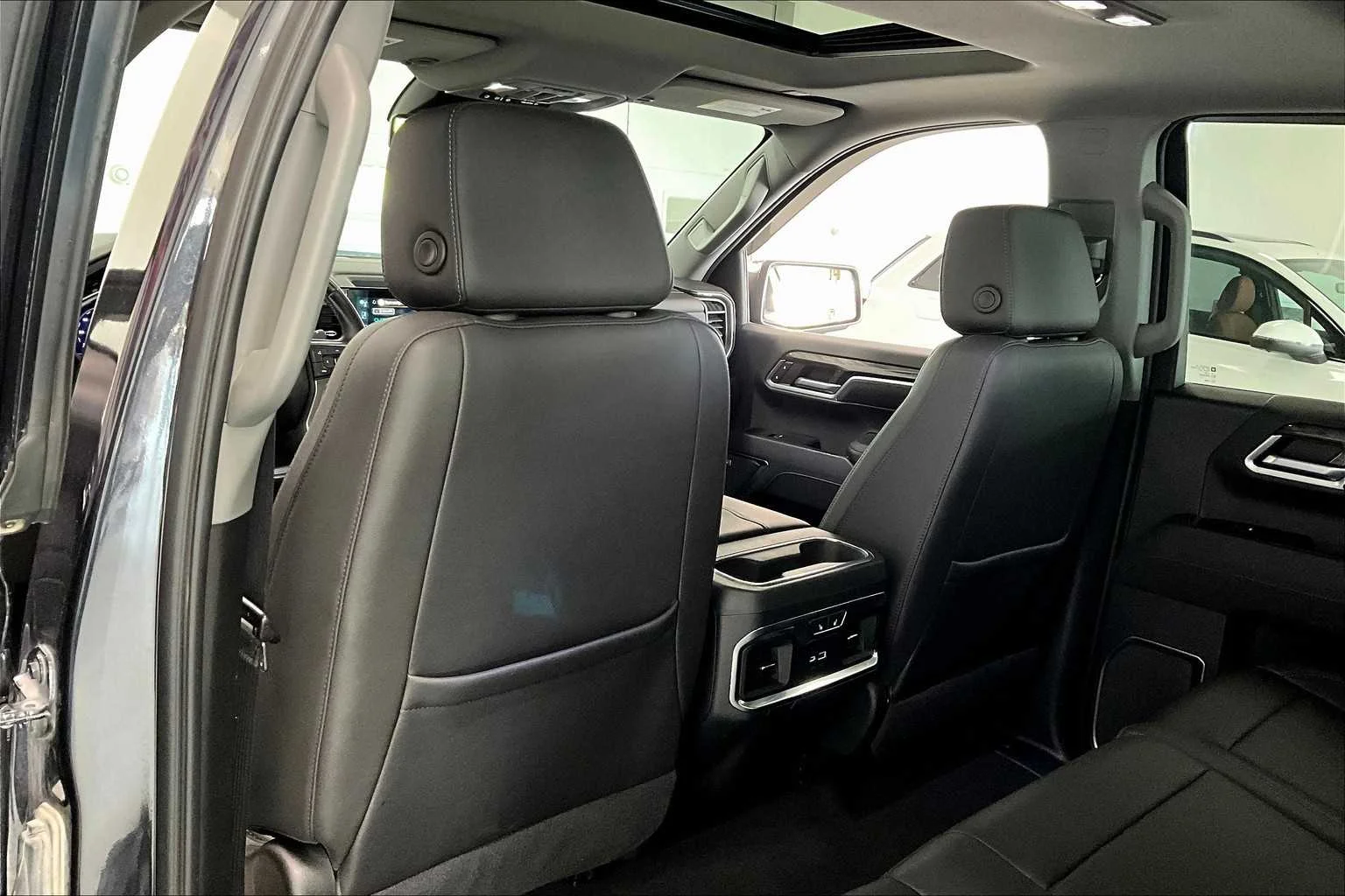 2022 Chevrolet Silverado 1500 LTZ - Photo 10