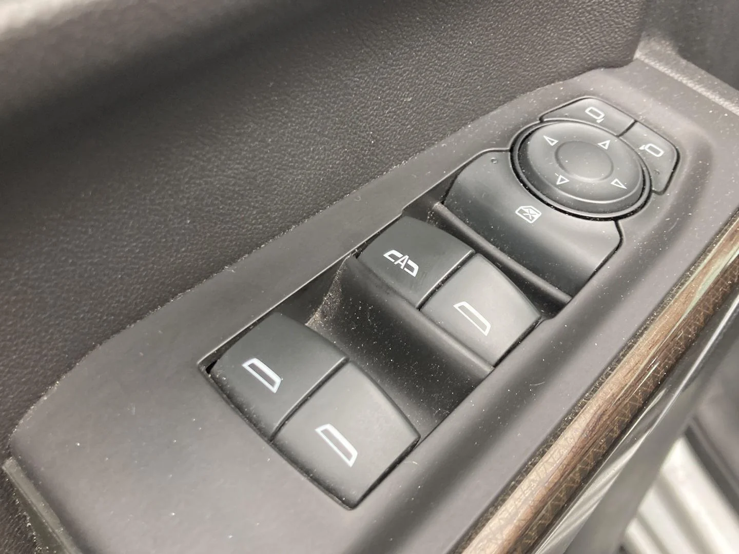 Used 2020 Silver Ice Metallic Chevrolet LT image 12