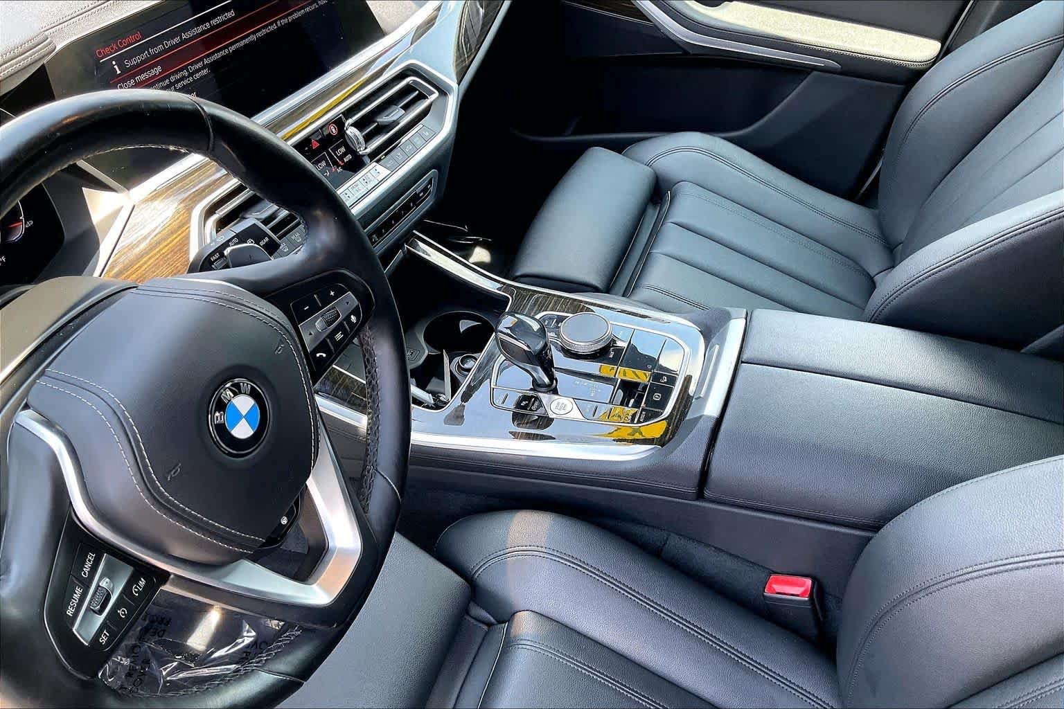 Used 2019 Mineral White Metallic BMW xDrive40i image 17