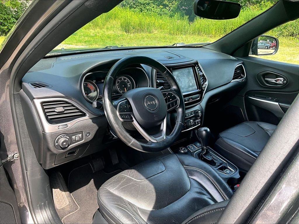 Used 2020 Gray Jeep Limited image 8