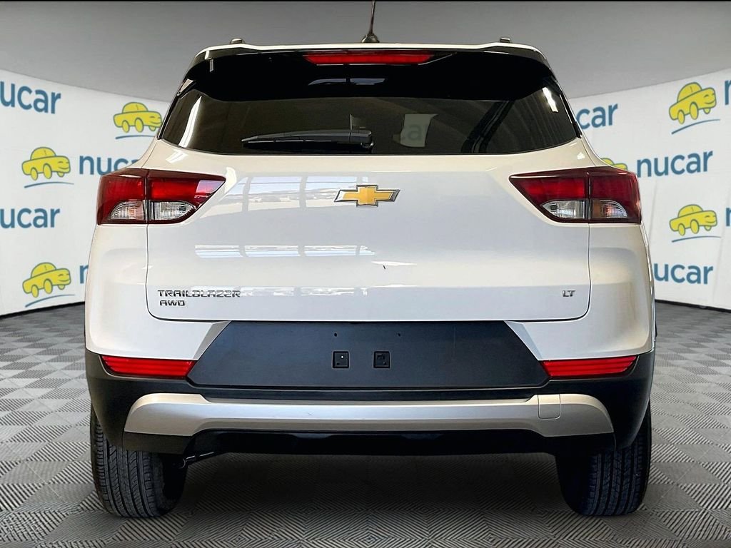 Used 2025 White Chevrolet LT image 5