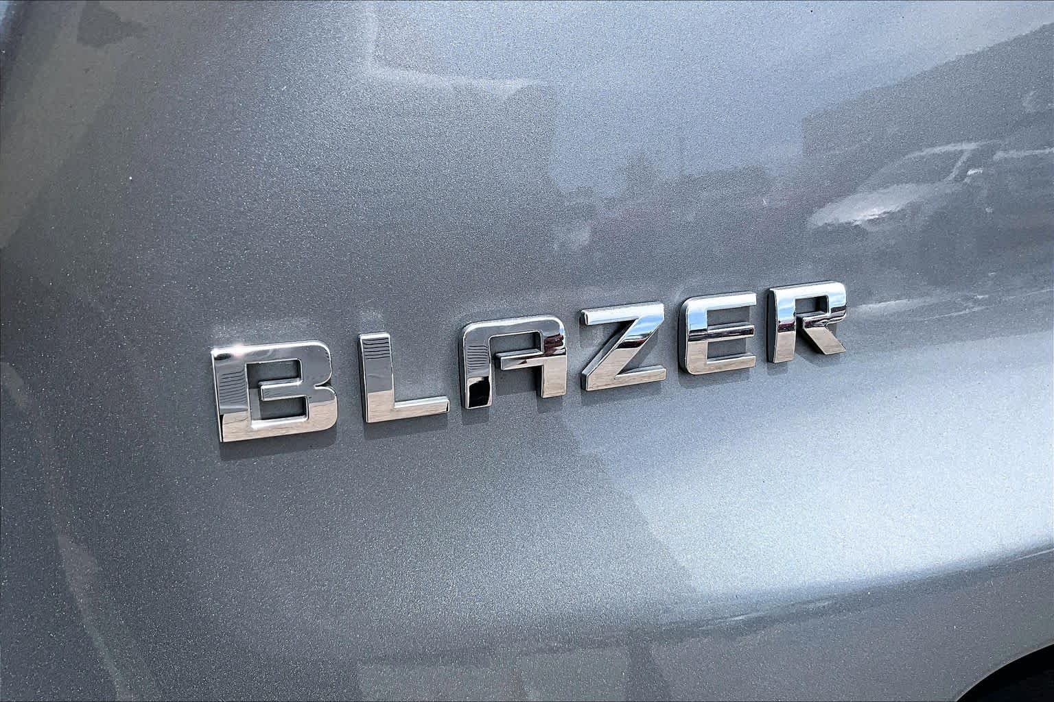Used 2025 Sterling Gray Metallic Chevrolet LT image 29
